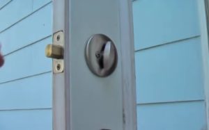 Kwikset deadbolt not turning smoothly